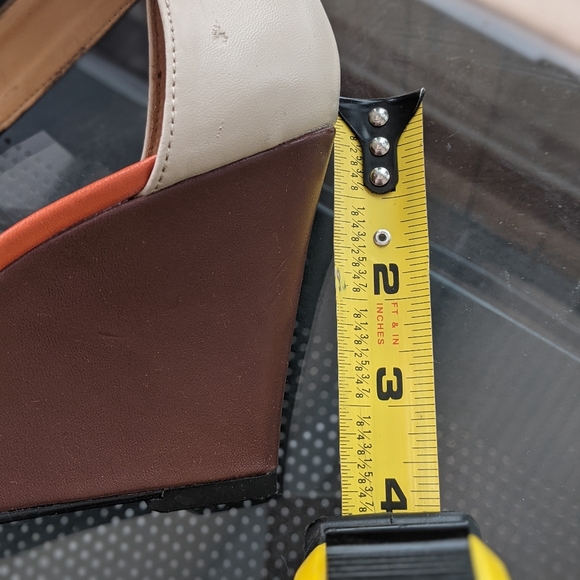 NWOT Nine West Leather wedge Sandals - Picture 3 of 4